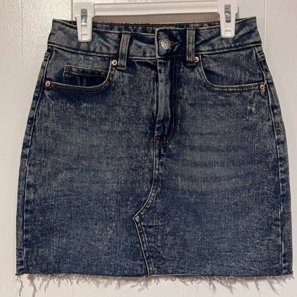 NEW Wild fable Acid Washed Raw Hem Denim Skirt Size 0 - Picture 1 of 6